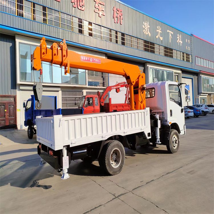 关庙区三轮随车吊定制 农用改装机自备吊中瑞长期出售